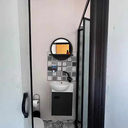 Astounding Sea View In Karakoey 4br, 2ba 아파트 이스탄불