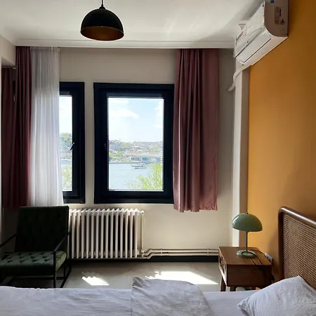 Astounding Sea View In Karakoey 4br, 2ba