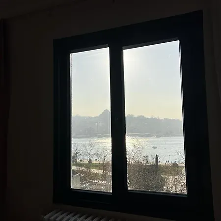 Astounding Sea View In Karakoey 4br, 2ba Istanboel