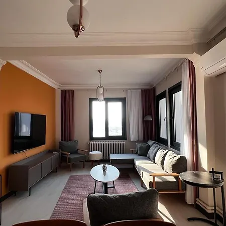 Astounding Sea View In Karakoey 4br, 2ba Istanboel