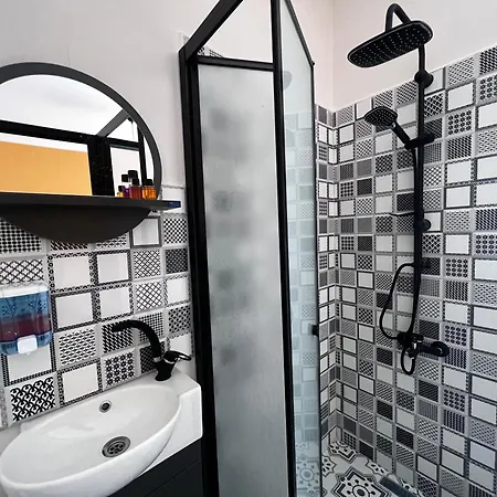 Astounding Sea View In Karakoey 4br, 2ba Appartement