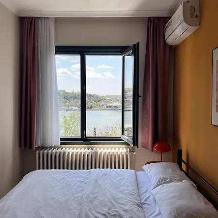 Astounding Sea View In Karakoey 4br, 2ba Appartement Istanboel