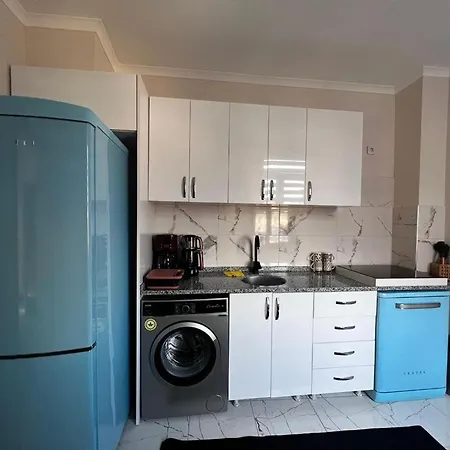 Lägenhet Astounding Sea View In Karakoey 4br, 2ba