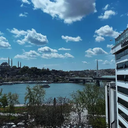 Astounding Sea View In Karakoey 4br, 2ba Lägenhet Istanbul