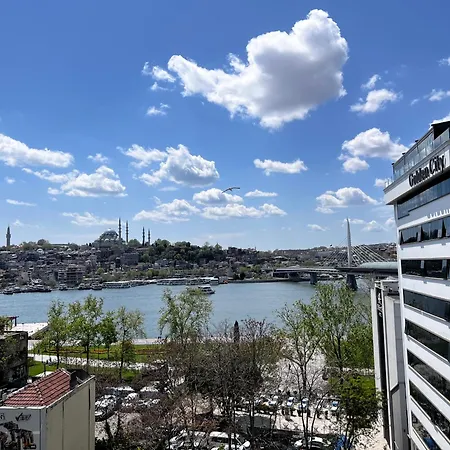Lägenhet Astounding Sea View In Karakoey 4br, 2ba