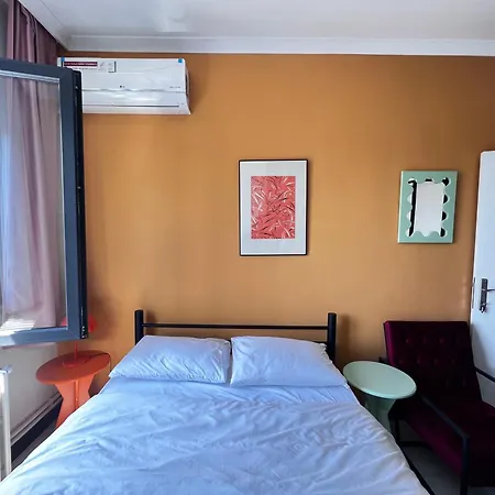 Lägenhet Astounding Sea View In Karakoey 4br, 2ba Istanbul